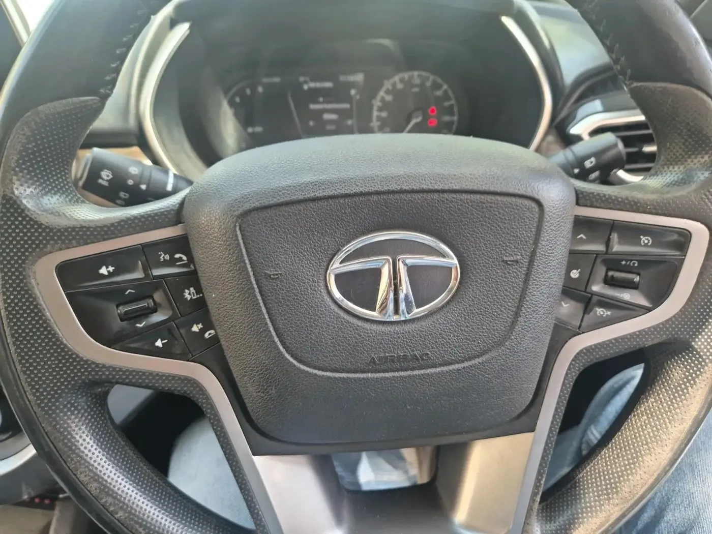 2019 Tata Harrier XZ 2.0L, Diesel, Manual, 99,190 km, interior