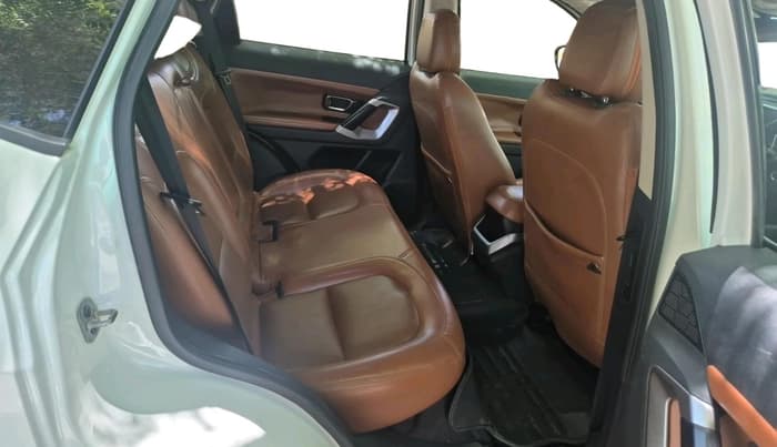 2020 Tata Harrier XT 2.0L KRYOTEC, Diesel, Manual, 1,67,014 km, interior