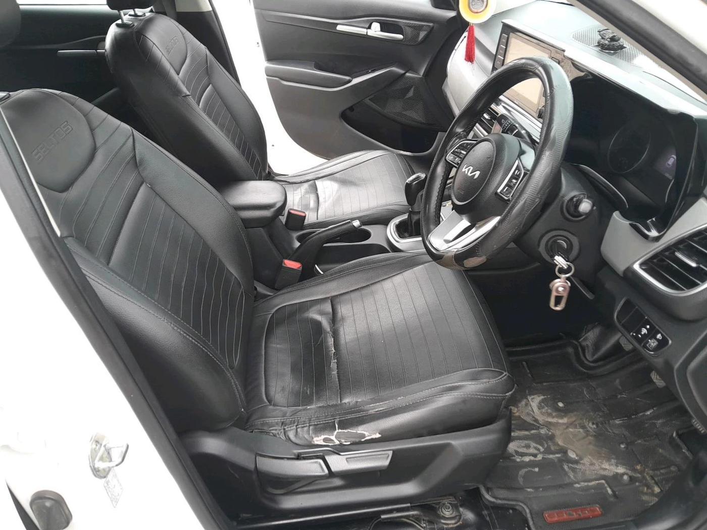 2021 KIA SELTOS HTK 1.5 PETROL, Petrol, Manual, 1,08,649 km, interior