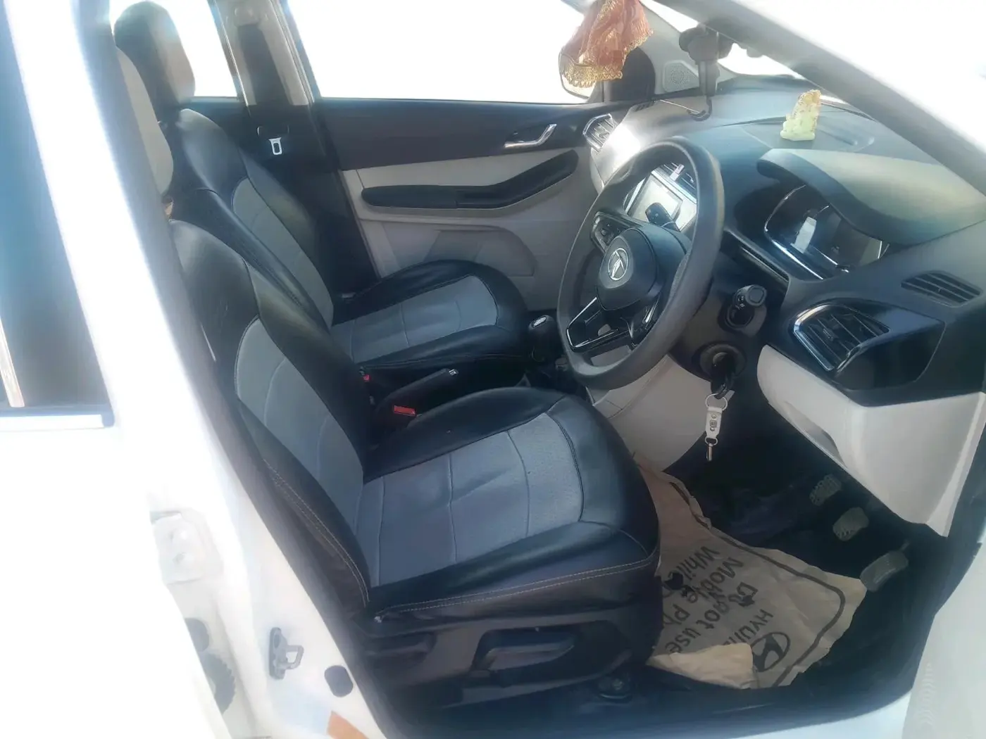 2023 Tata Tiago XZ PLUS PETROL, Petrol, Manual, 27,249 km, interior