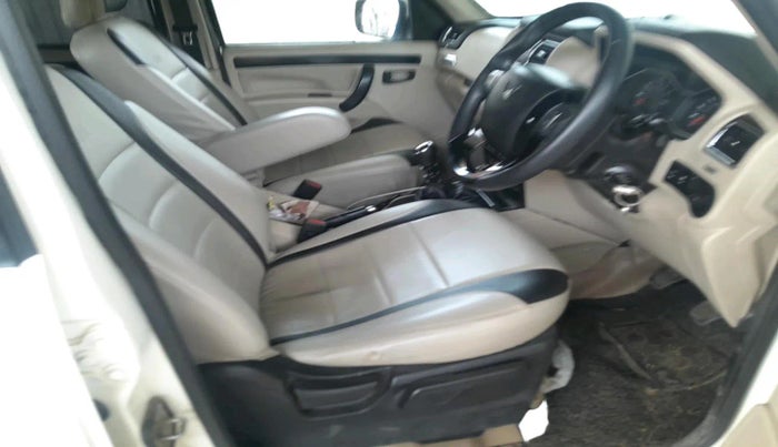 2023 Mahindra SCORPIO CLASSIC S11 7STR, Diesel, Manual, 48,578 km, interior