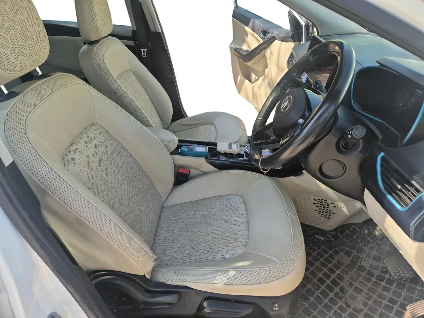 2023 Tata NEXON EV MAX XZ PLUS LUX, Electric, Automatic, 74,568 km, interior