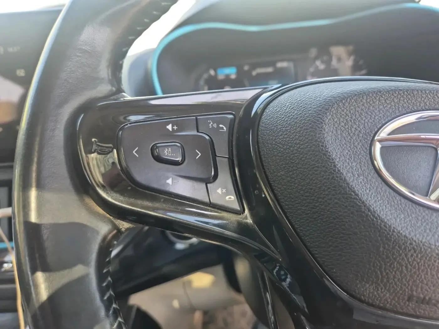 2023 Tata NEXON EV MAX XZ PLUS LUX, Electric, Automatic, 74,568 km, interior