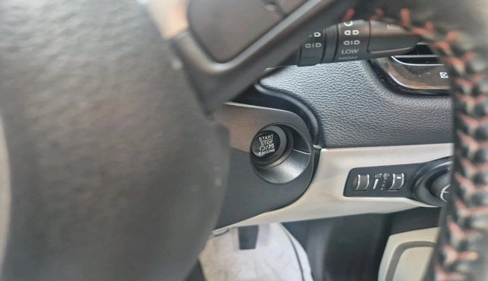 2017 Jeep Compass LIMITED (O) 2.0 DIESEL, Diesel, Manual, 1,38,692 km, interior