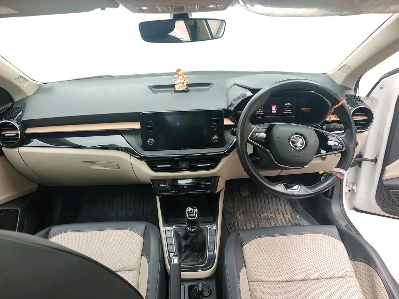 2022 Skoda SLAVIA STYLE 1.0L TSI MT, Petrol, Manual, 45,189 km, interior
