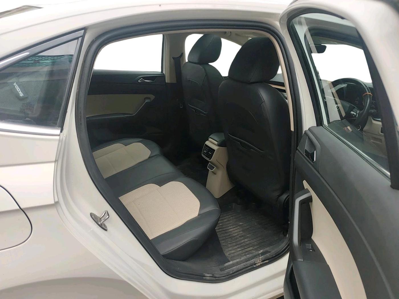 2022 Skoda SLAVIA STYLE 1.0L TSI MT, Petrol, Manual, 45,189 km, interior