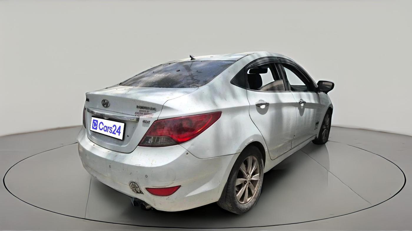 2011 Hyundai Verna FLUIDIC 1.6 CRDI SX OPT AT, Diesel, Automatic, 1,22,331 km, exterior