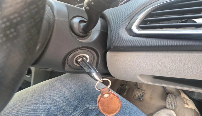 2018 Tata Tiago XZ PETROL, Petrol, Manual, 59,312 km, interior