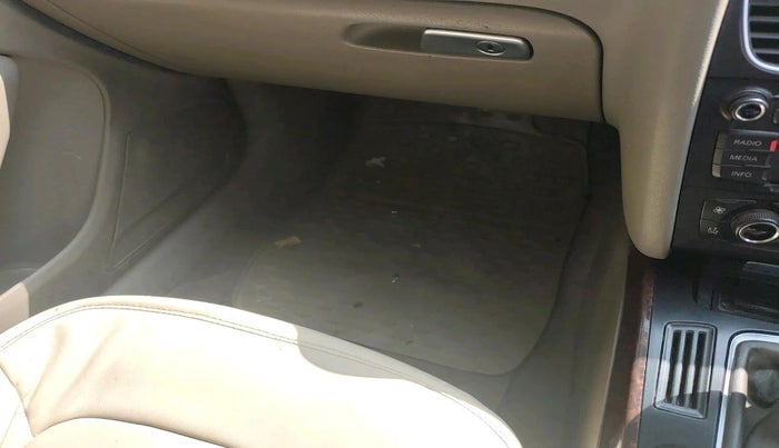 2011 Audi A4 2.0 TDI, Diesel, Automatic, 1,38,562 km, interior