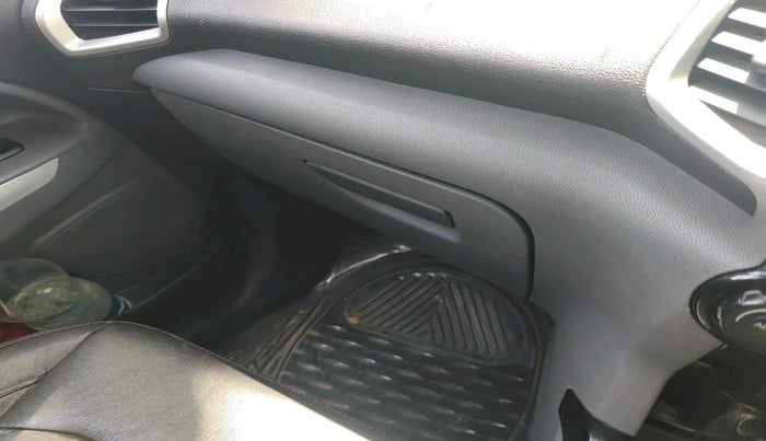 2015 Ford Ecosport TITANIUM 1.5L DIESEL, Diesel, Manual, 1,36,666 km, interior