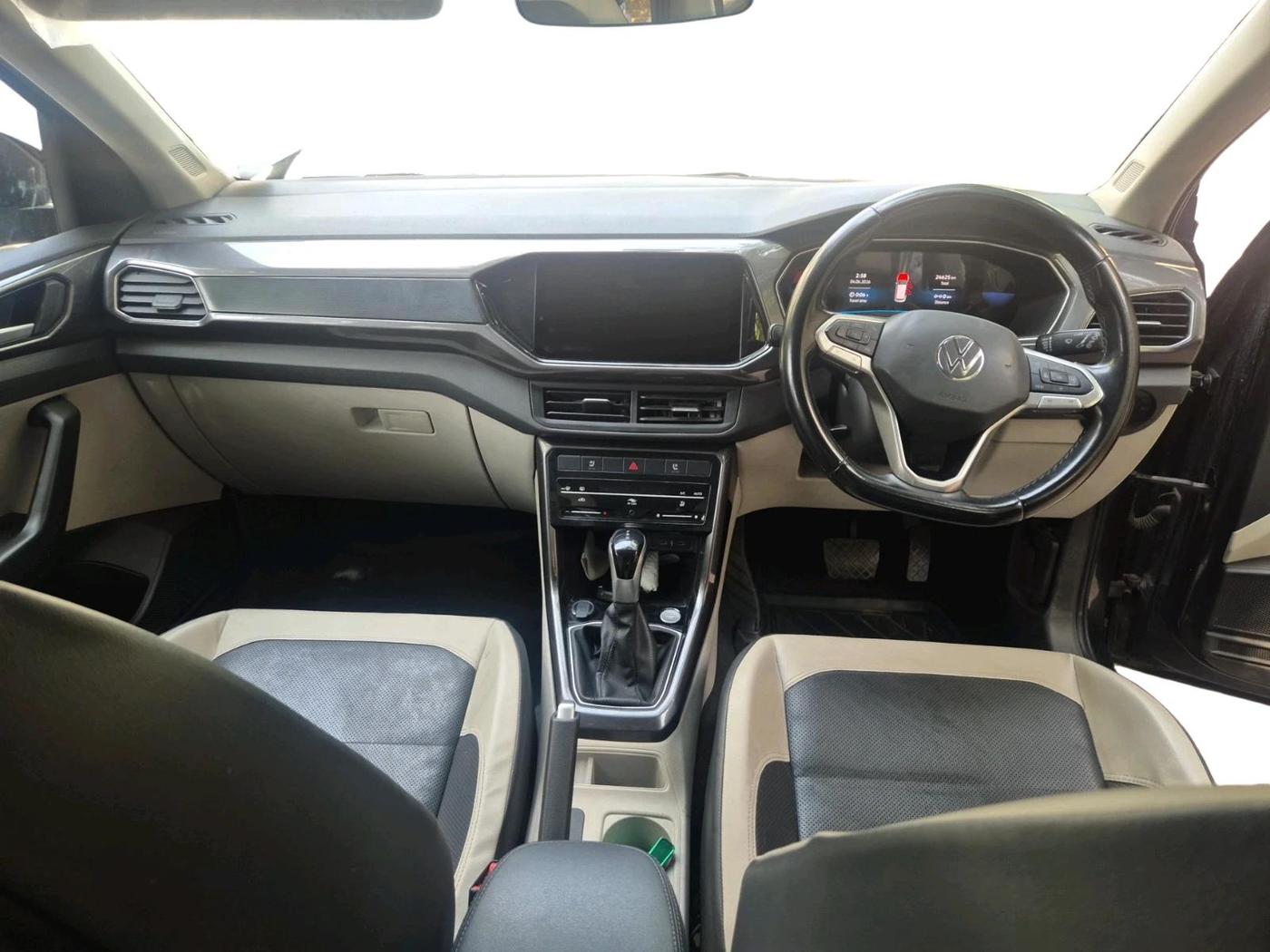 2021 Volkswagen TAIGUN TOPLINE 1.0 TSI AT, Petrol, Automatic, 24,625 km, interior