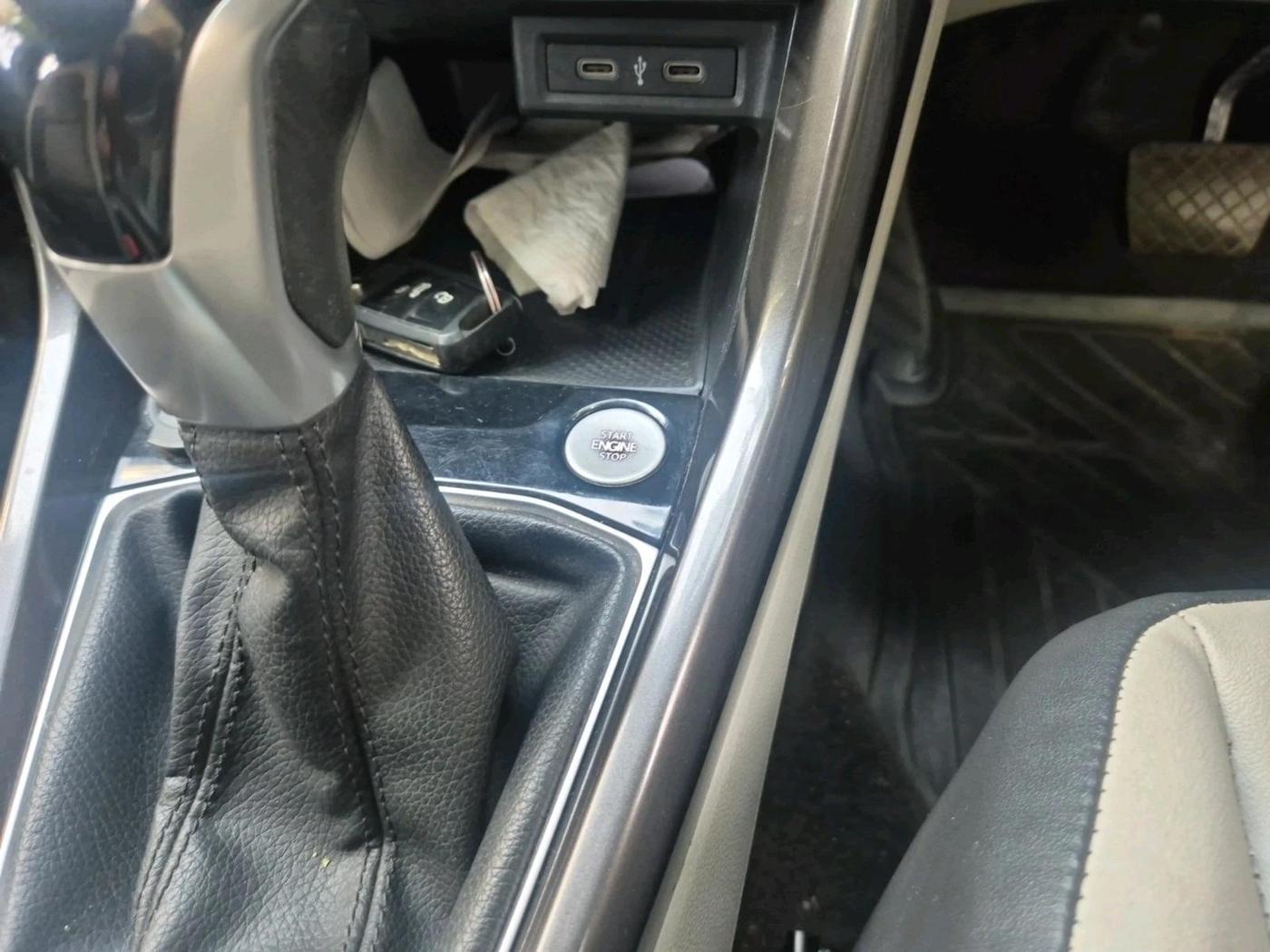 2021 Volkswagen TAIGUN TOPLINE 1.0 TSI AT, Petrol, Automatic, 24,625 km, interior