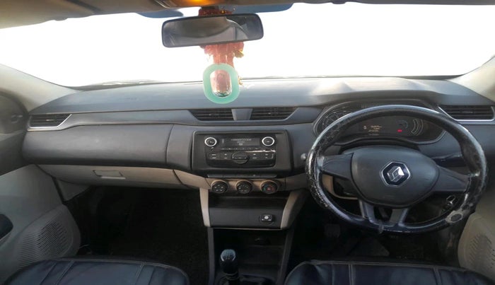 2021 Renault TRIBER RXL MT, CNG, Manual, 96,826 km, interior