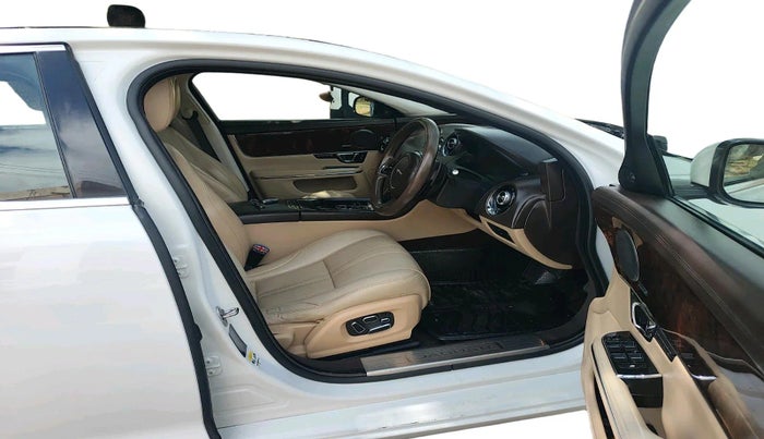 2014 Jaguar XJ L  3.0 Diesel , Diesel, Automatic, 46,335 km, interior