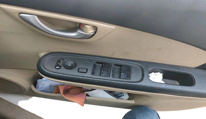 2015 Honda Amaze 1.2L I-VTEC VX AT, Petrol, Automatic, 87,516 km, interior