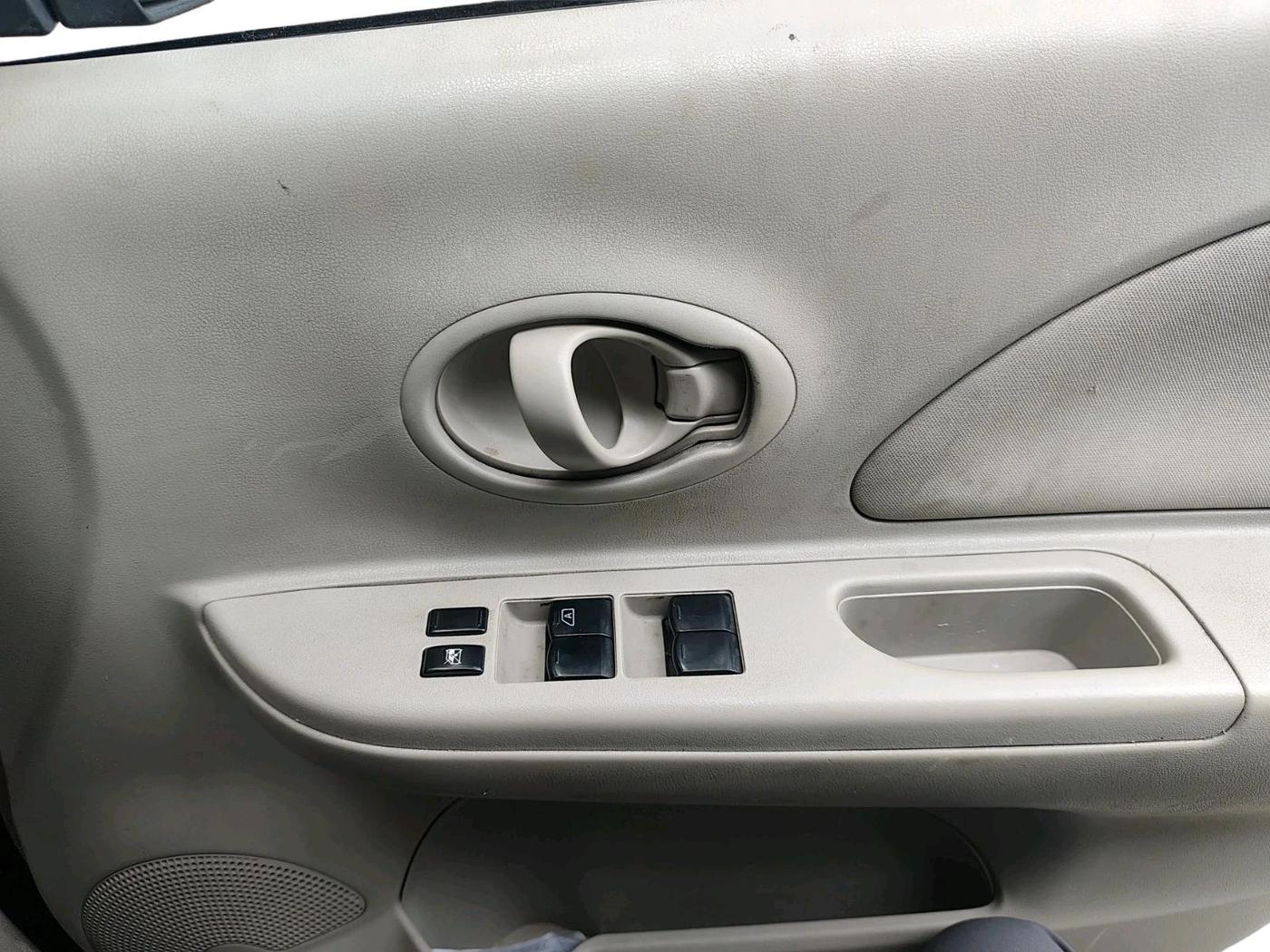 2012 Nissan Micra XV DIESEL, Diesel, Manual, 1,40,741 km, interior