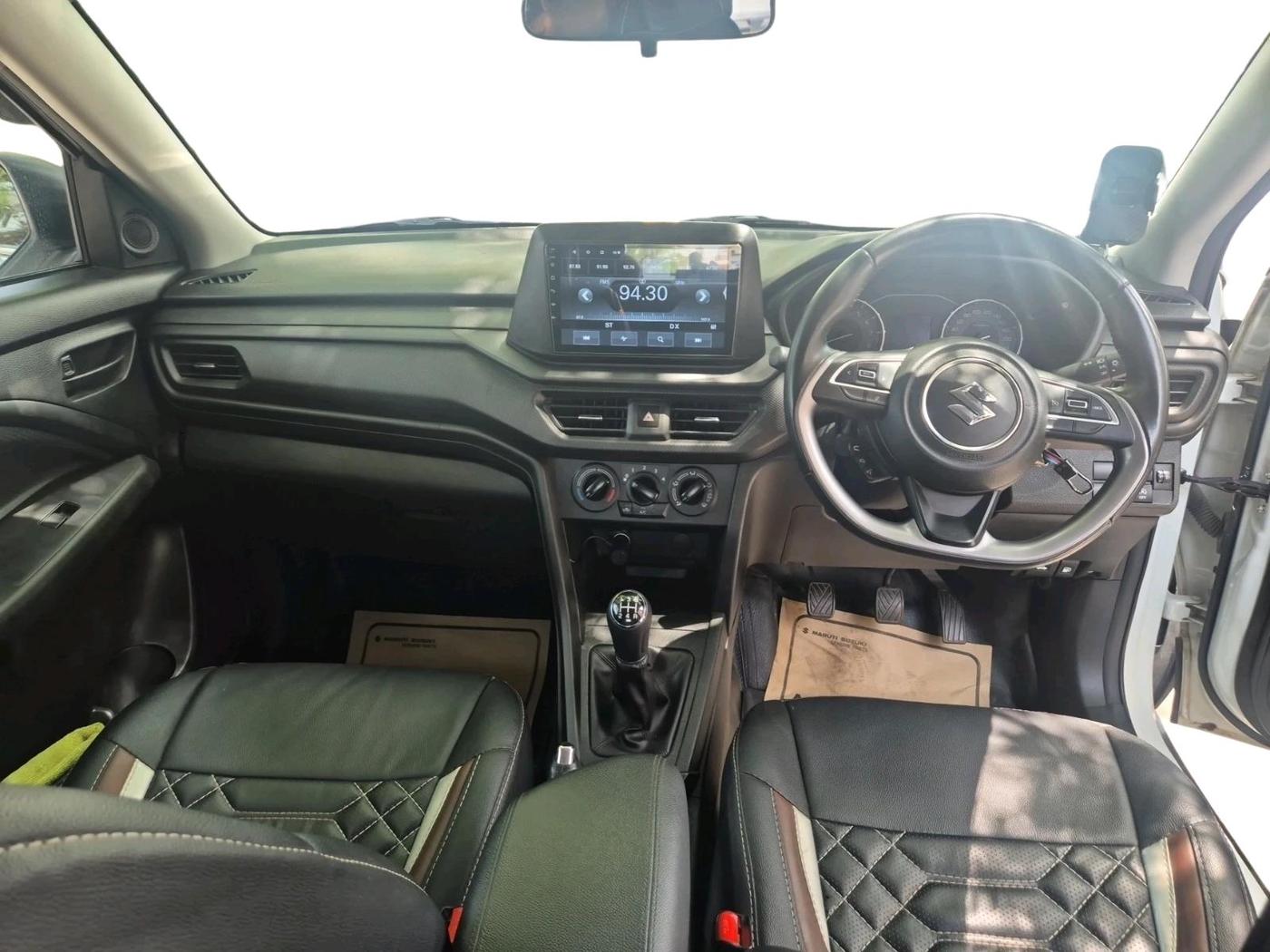 2022 Maruti BREZZA LXI SMART HYBRID, Petrol, Manual, 25,245 km, interior