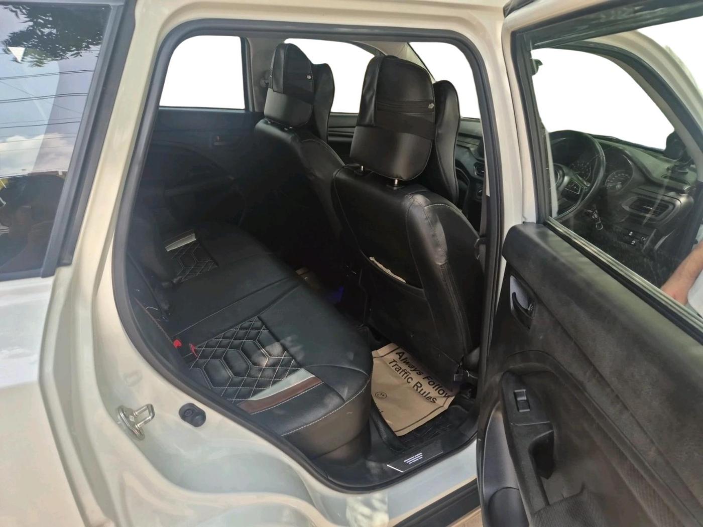 2022 Maruti BREZZA LXI SMART HYBRID, Petrol, Manual, 25,245 km, interior