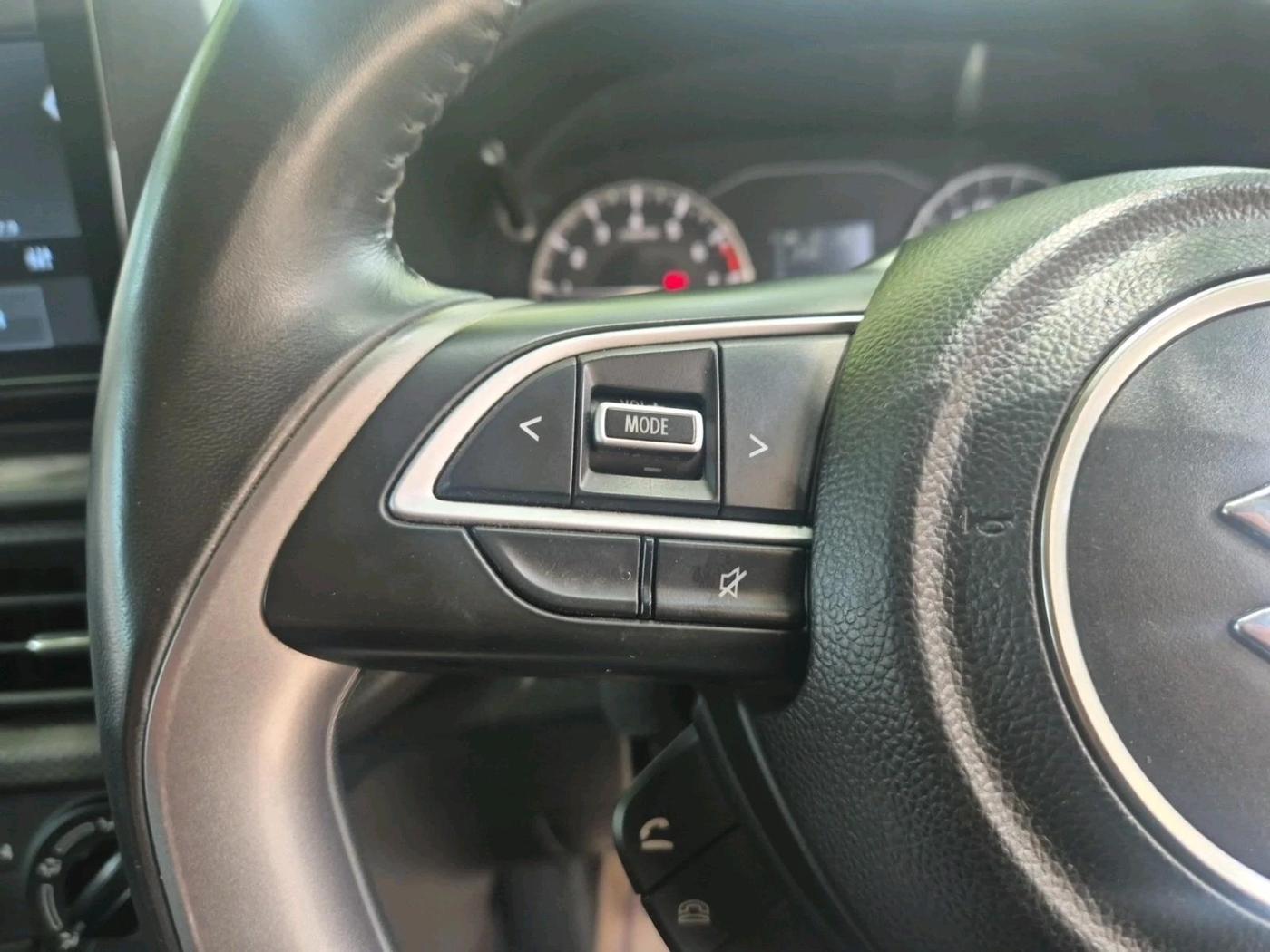 2022 Maruti BREZZA LXI SMART HYBRID, Petrol, Manual, 25,245 km, interior