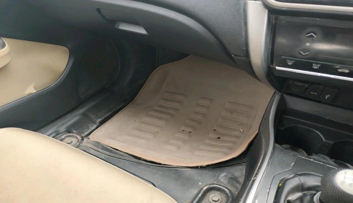 2015 Honda City 1.5L I-DTEC V, Diesel, Manual, 86,542 km, interior