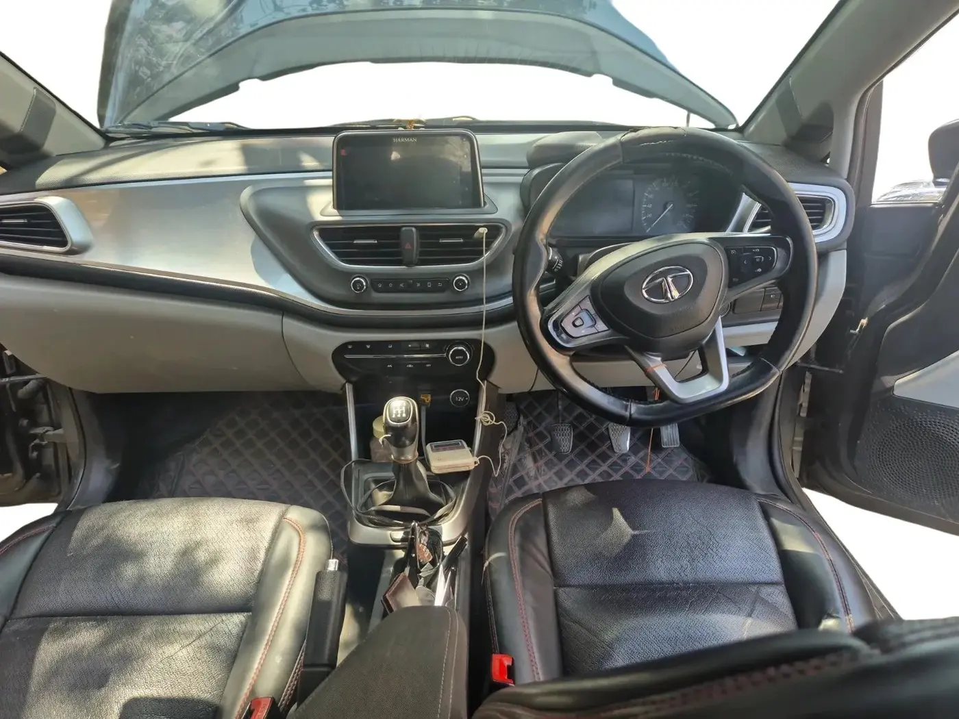 2021 Tata ALTROZ XZ PETROL, Petrol, Manual, 1,28,360 km, interior
