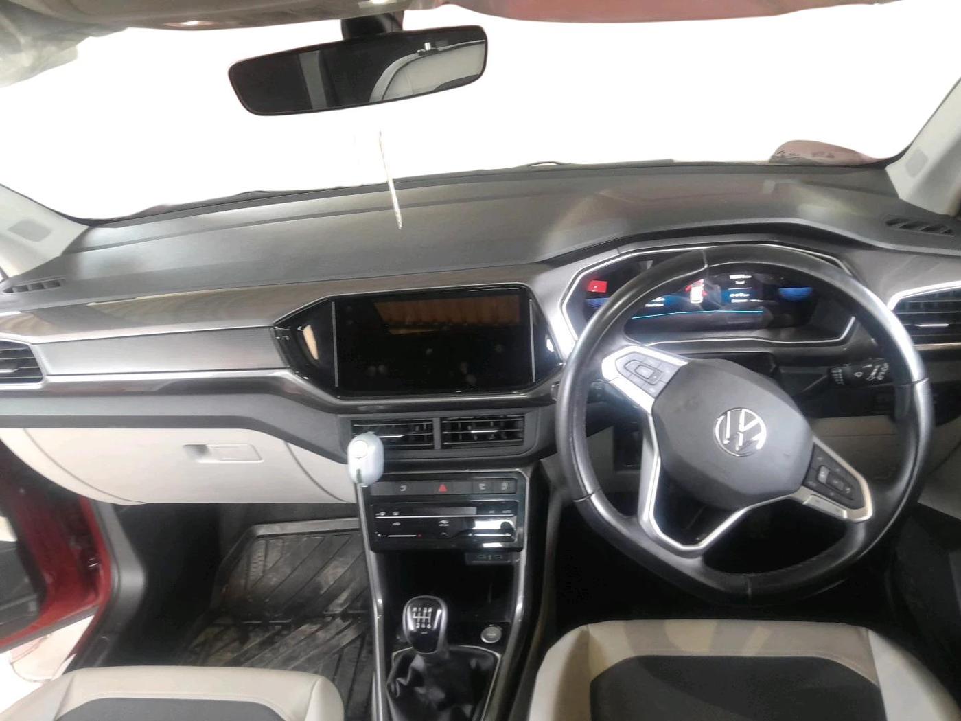 2023 Volkswagen TAIGUN TOPLINE 1.0 TSI MT, Petrol, Manual, 10,394 km, interior