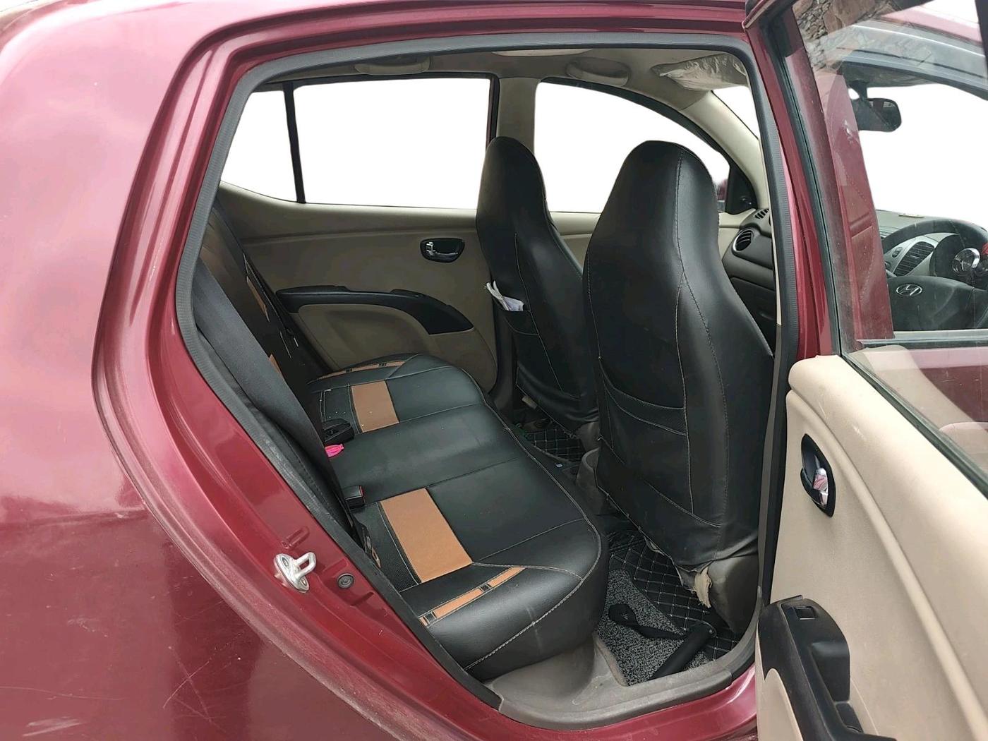 2016 Hyundai i10 SPORTZ 1.1, Petrol, Manual, 67,213 km, interior