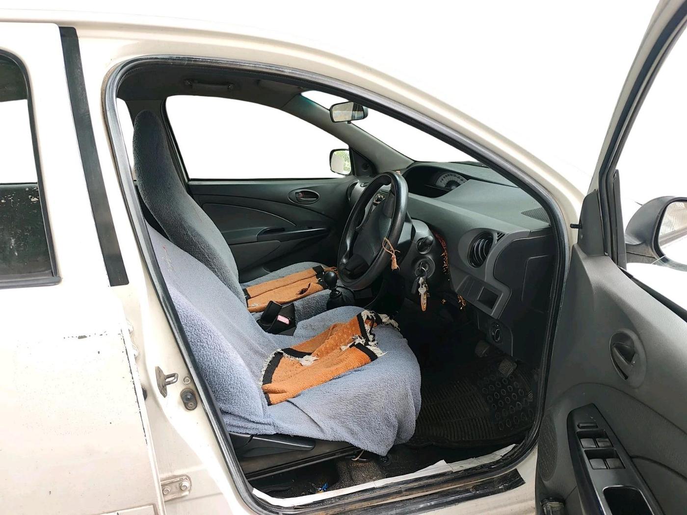 2012 Toyota Etios GD, Diesel, Manual, 1,88,444 km, interior