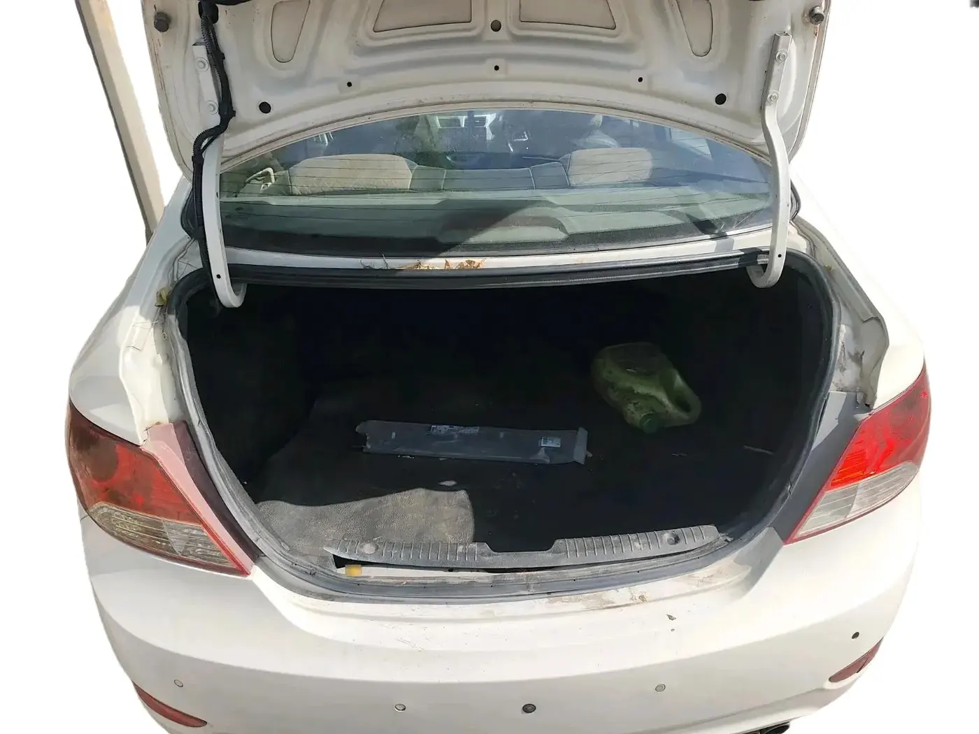 2014 Hyundai Verna FLUIDIC 1.6 CRDI EX, Diesel, Manual, 1,19,092 km, exterior