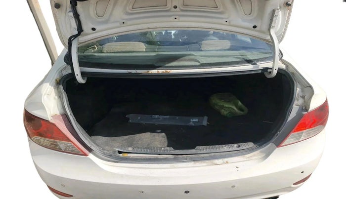 2014 Hyundai Verna FLUIDIC 1.6 CRDI EX, Diesel, Manual, 1,19,092 km, exterior