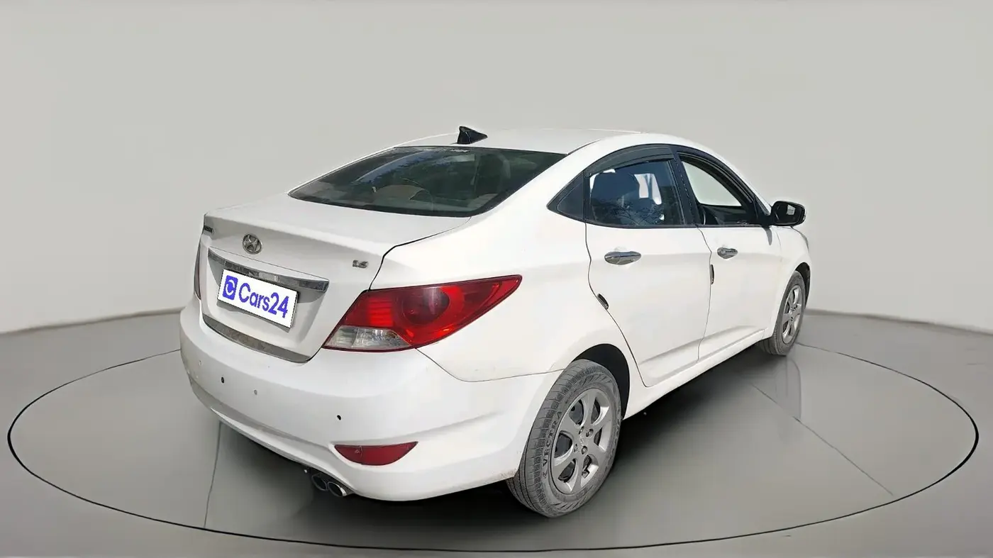 2014 Hyundai Verna FLUIDIC 1.6 CRDI EX, Diesel, Manual, 1,19,092 km, exterior