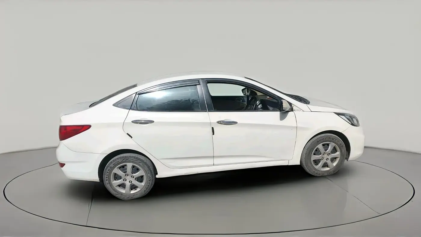 2014 Hyundai Verna FLUIDIC 1.6 CRDI EX, Diesel, Manual, 1,19,092 km, exterior