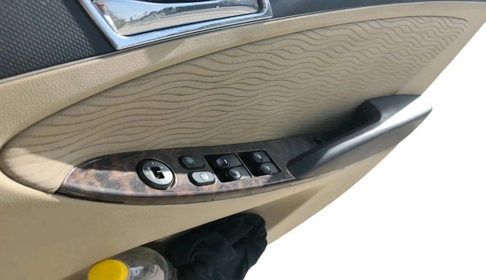 2014 Hyundai Verna FLUIDIC 1.6 CRDI EX, Diesel, Manual, 1,19,092 km, interior