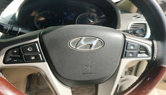 2014 Hyundai Verna FLUIDIC 1.6 CRDI EX, Diesel, Manual, 1,19,092 km, interior