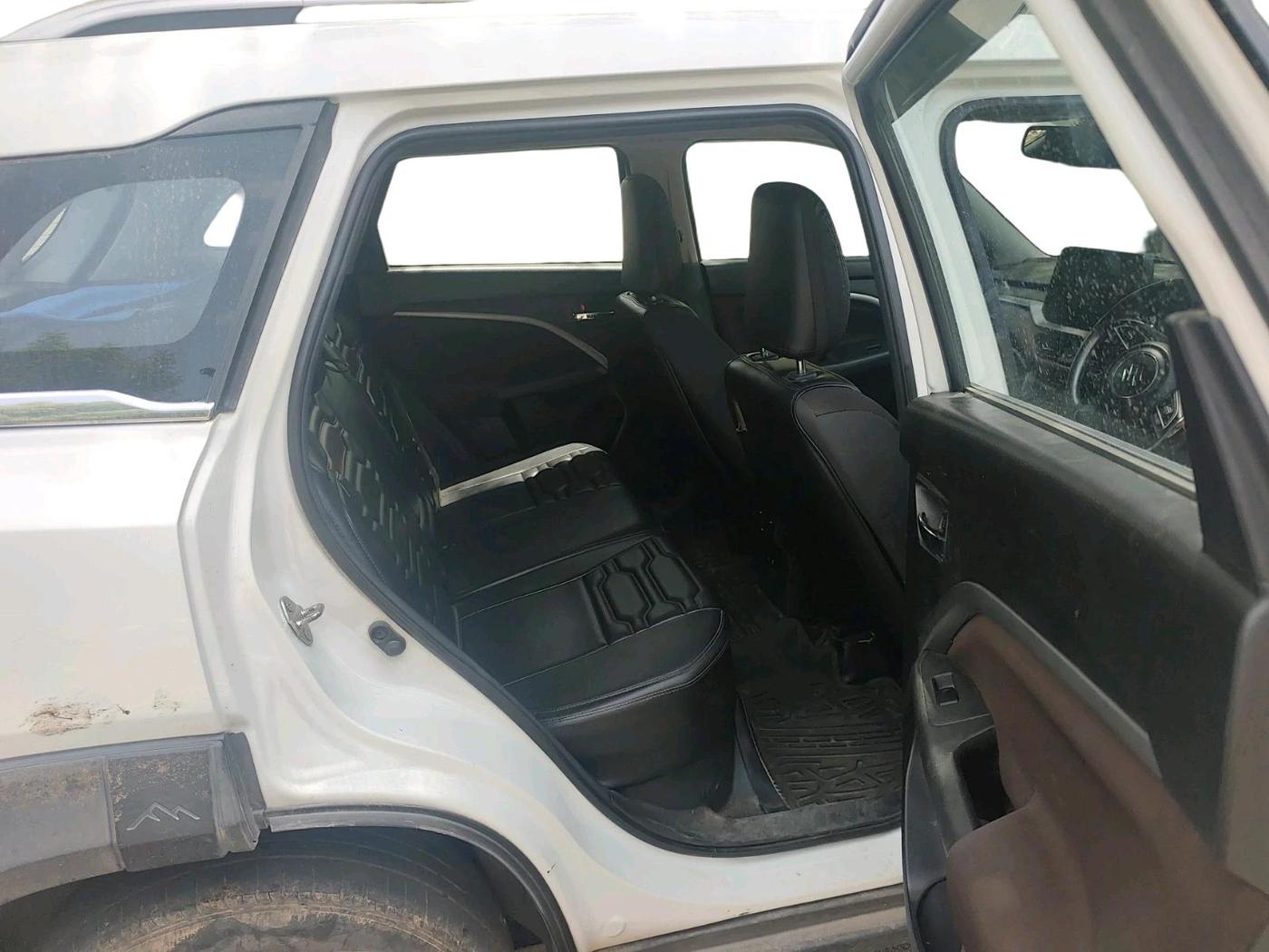 2023 Maruti BREZZA ZXI + SMART HYBRID, Petrol, Manual, 64,625 km, interior