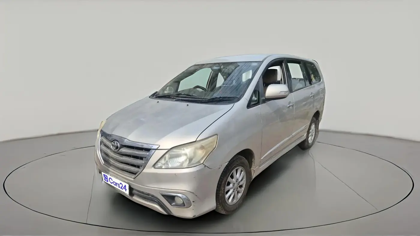 2014 Toyota Innova 2.5 VX 8 STR, Diesel, Manual, 1,36,218 km, exterior