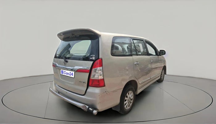 2014 Toyota Innova 2.5 VX 8 STR, Diesel, Manual, 1,36,218 km, exterior