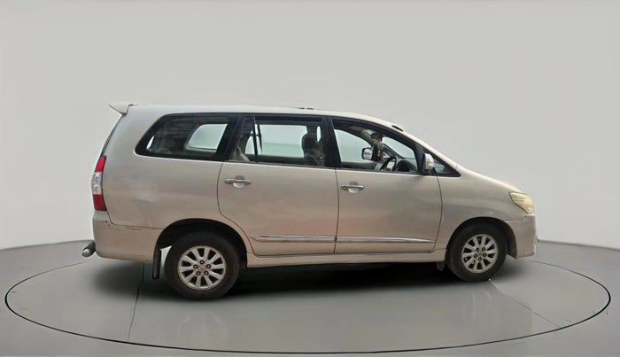 2014 Toyota Innova 2.5 VX 8 STR, Diesel, Manual, 1,36,218 km, exterior