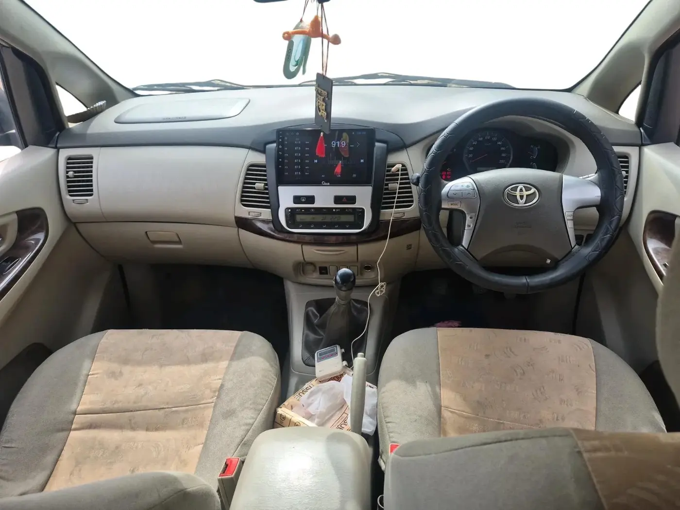 2014 Toyota Innova 2.5 VX 8 STR, Diesel, Manual, 1,36,218 km, interior