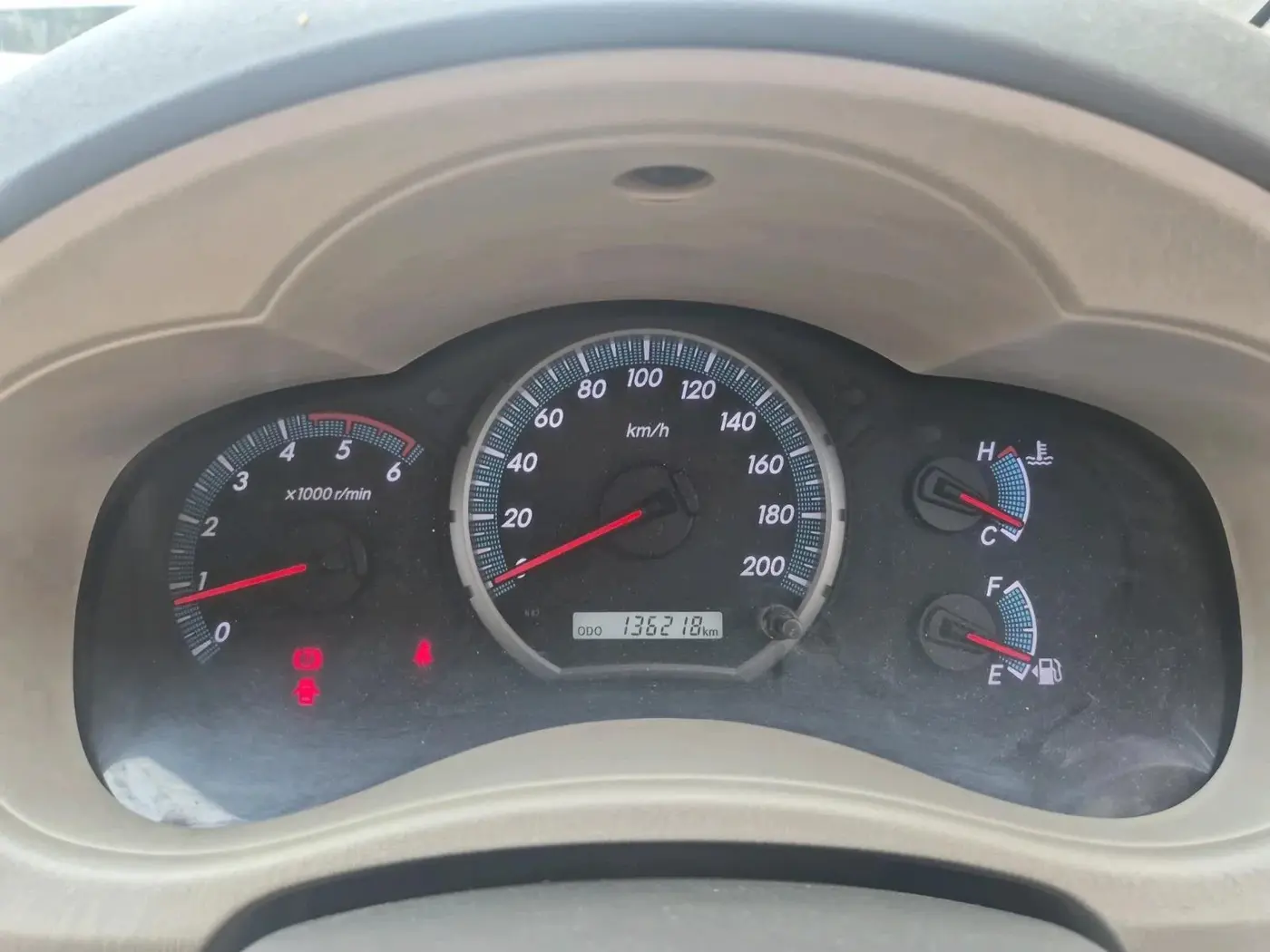 2014 Toyota Innova 2.5 VX 8 STR, Diesel, Manual, 1,36,218 km, interior