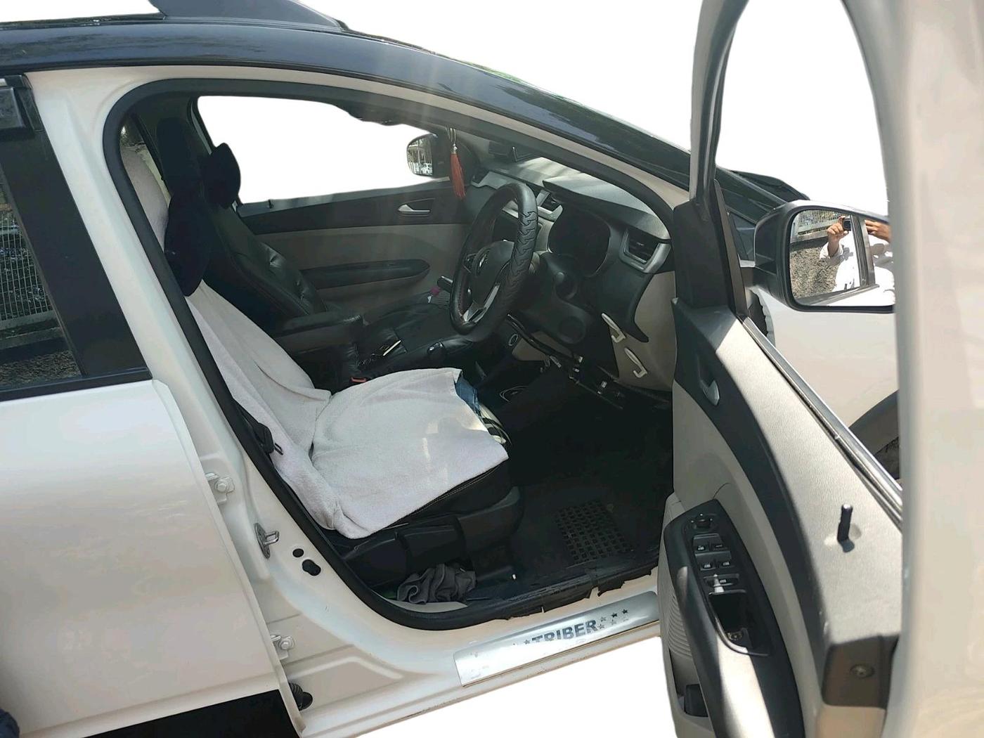 2023 Renault TRIBER RXZ AMT, CNG, Automatic, 41,375 km, interior