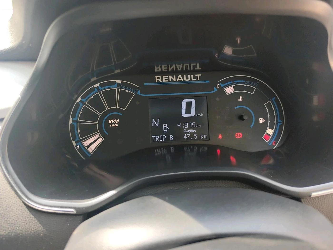 2023 Renault TRIBER RXZ AMT, CNG, Automatic, 41,375 km, interior