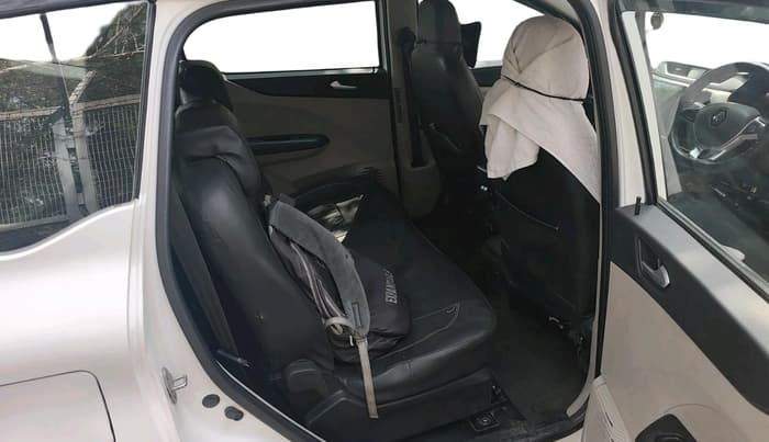 2023 Renault TRIBER RXZ AMT, CNG, Automatic, 41,375 km, interior