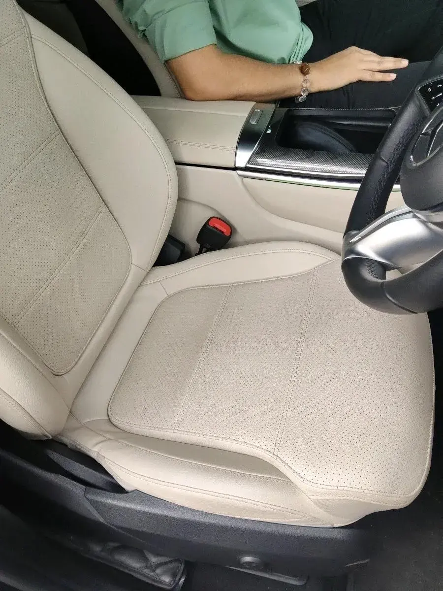 2023 Mercedes Benz GLC CLASS 300 4MATIC, Petrol, Automatic, 9,405 km, interior