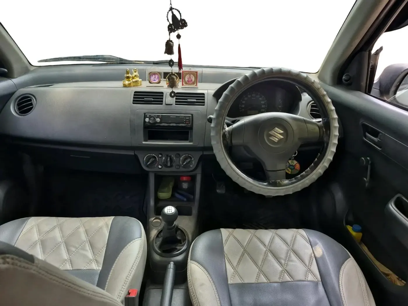 2015 Maruti Swift Dzire TOUR DIESEL, Diesel, Manual, 1,02,086 km, interior
