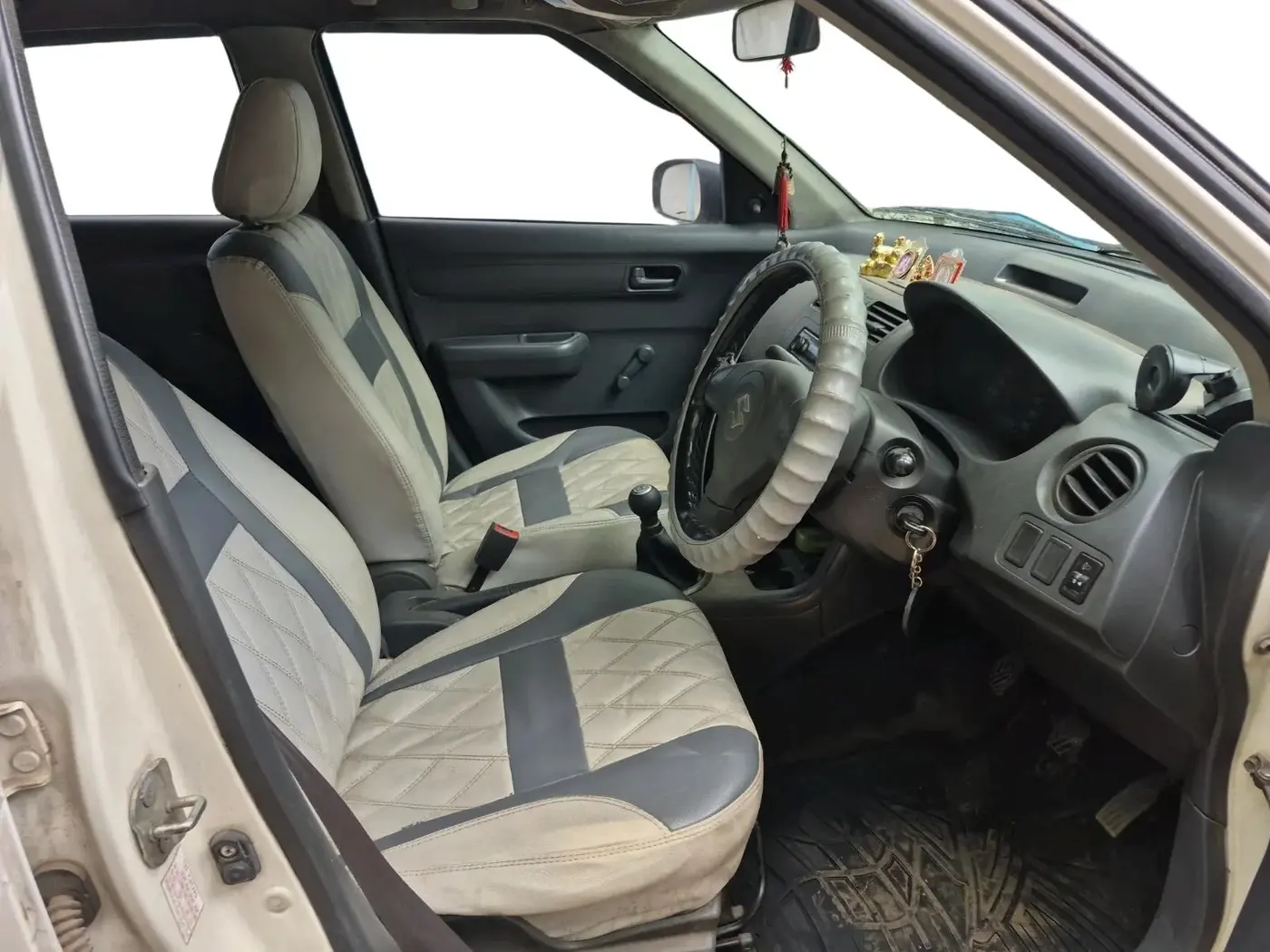 2015 Maruti Swift Dzire TOUR DIESEL, Diesel, Manual, 1,02,086 km, interior