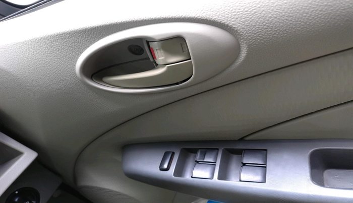 2016 Toyota Etios Liva G, Petrol, Manual, 98,413 km, interior