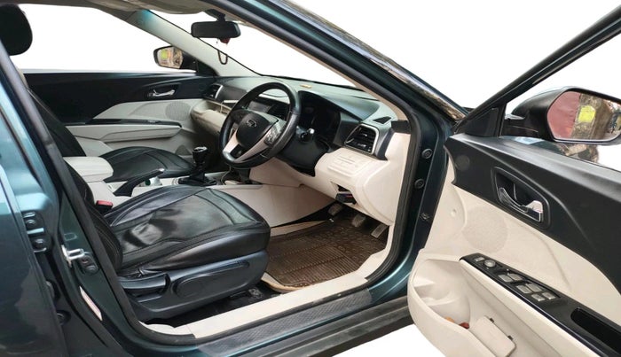 2019 Mahindra XUV300 W8 1.2 PETROL, Petrol, Manual, 26,317 km, interior