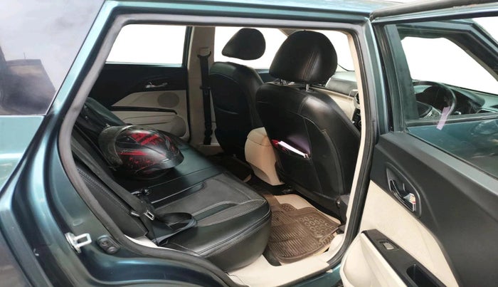 2019 Mahindra XUV300 W8 1.2 PETROL, Petrol, Manual, 26,317 km, interior