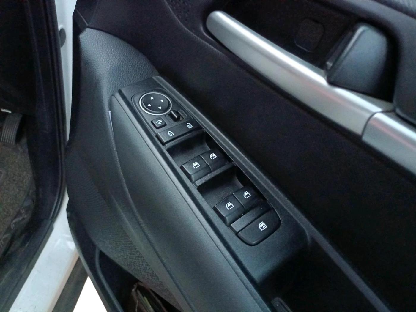 2023 KIA SONET HTK PLUS 1.0 IMT, Petrol, Manual, 1,463 km, interior